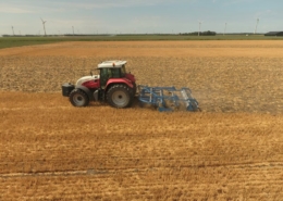 3 augustus 2018; wintertarwe stoppel lostrekken